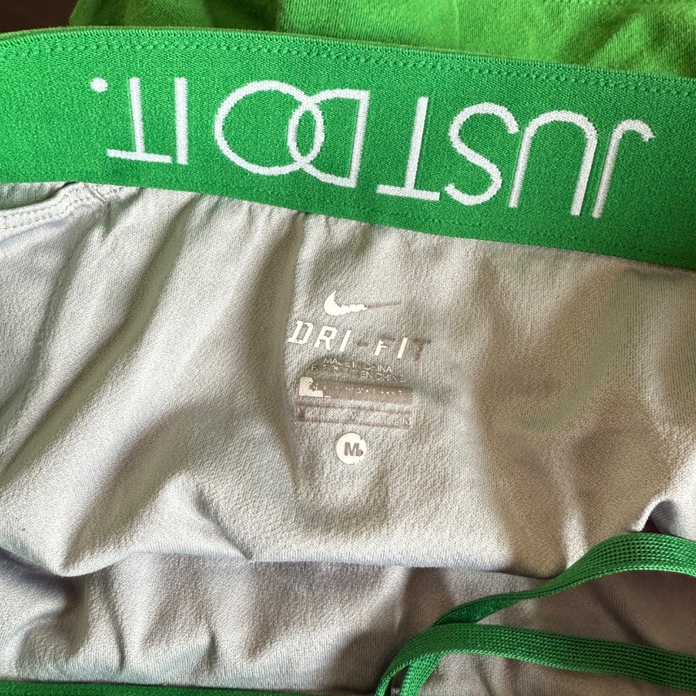 Nike Runners Shorts - Picture 7 of 7